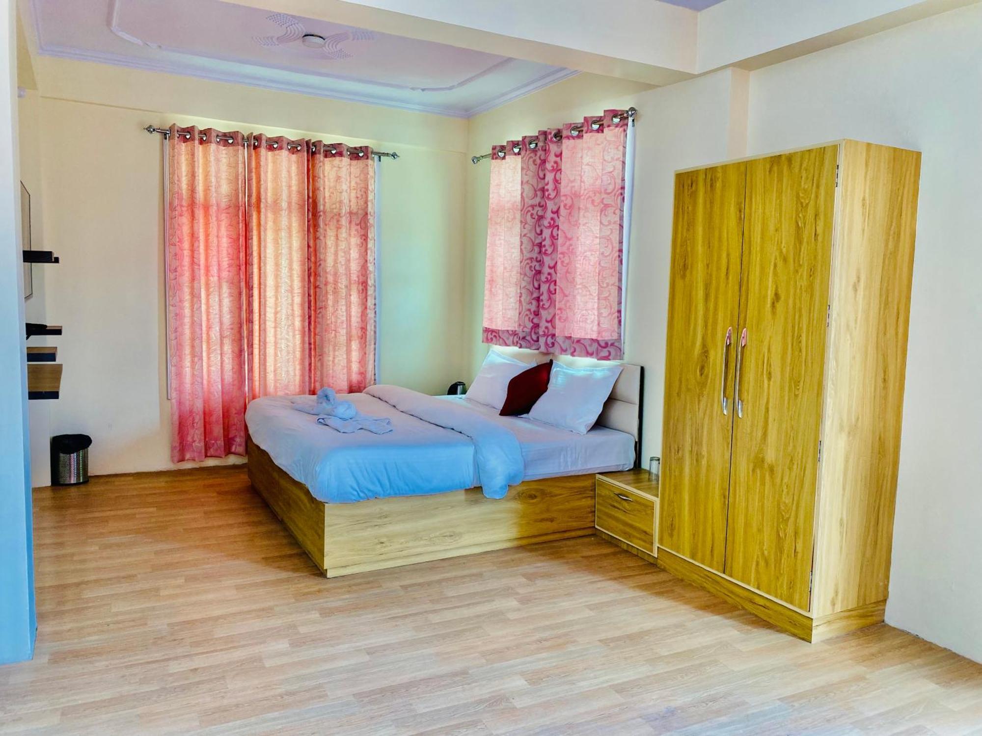 Royal Green Mashobra - Mountain And Valley View Rooms ชิมลา ภายนอก รูปภาพ